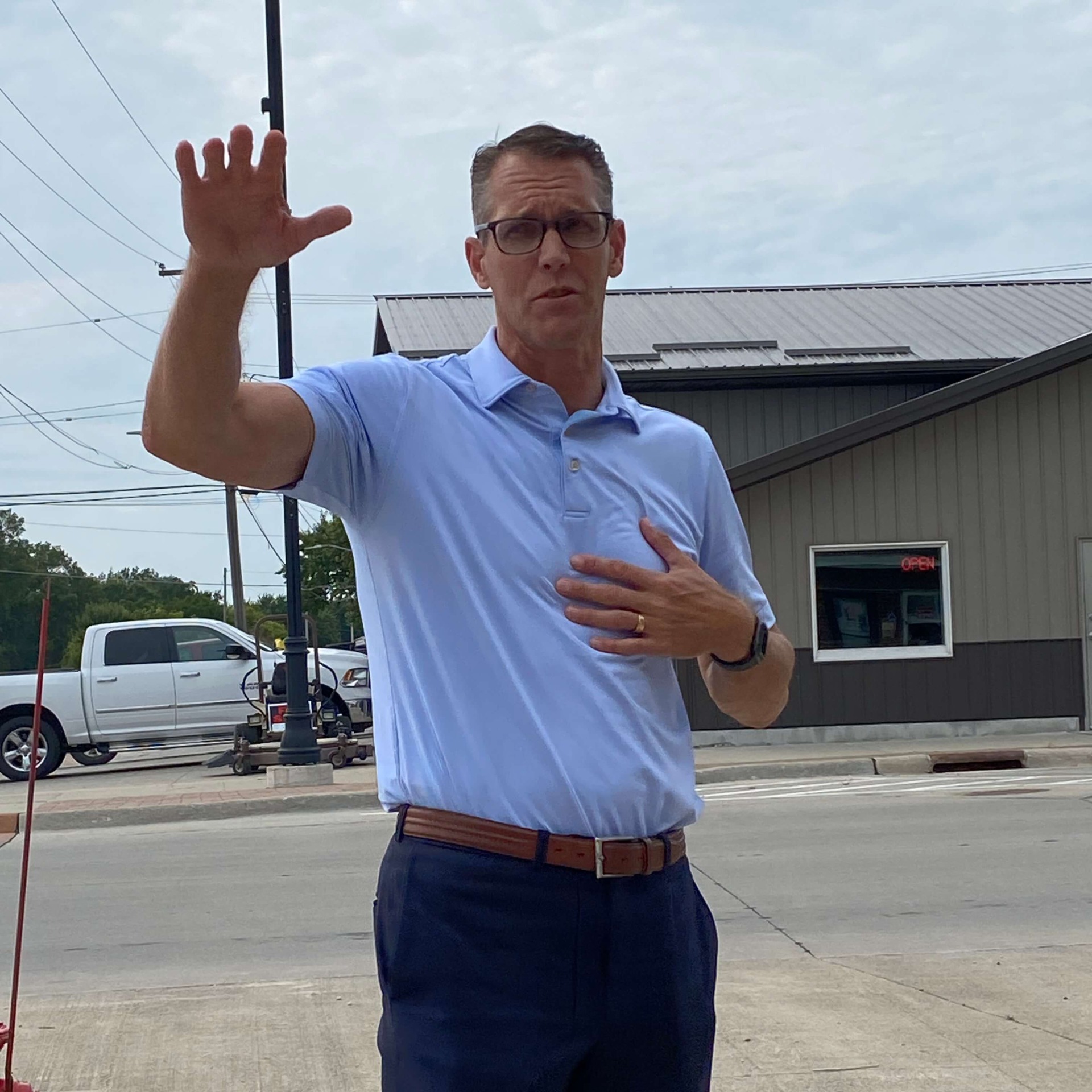 Congressman Randy Feenstra visiting Manson, Iowa.